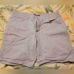 Gloria Vanderbilt unique grey shorts size 16